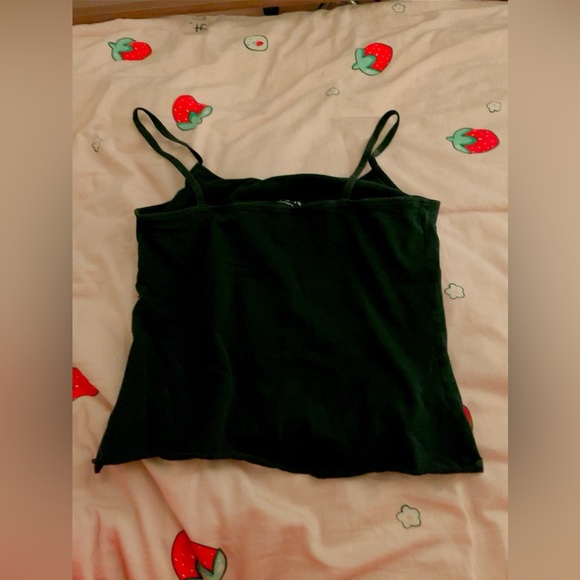 Simple black tank - Picture 2 of 4